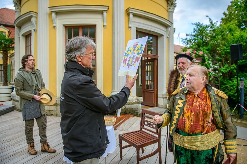 Intendant Daniel Klajner bei den Proben (Foto: Marco Kneise)