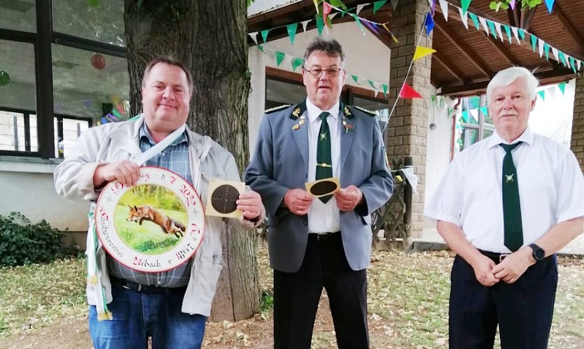 Der neue Dorfkönig wurde gekrönt (Foto: von links nach rechts: Harald Koch, Jürgen Vopel, Lothar Jawansky)