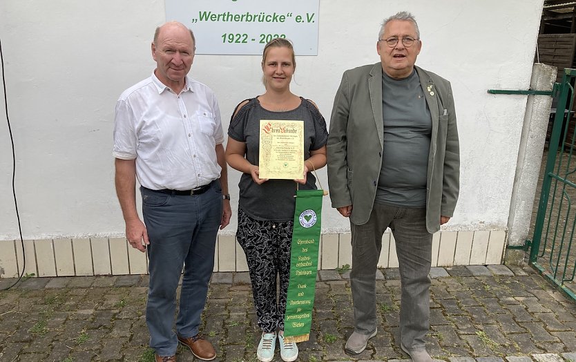 Überreichung der Ehrenurkunde (Foto: U.Klöpper)