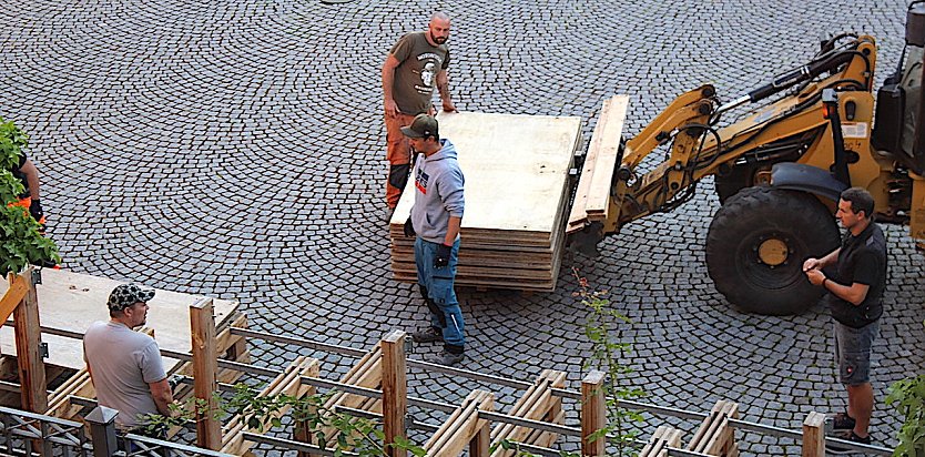 Morgens um 6.30 Uhr beginnt der Aufbau (Foto: emw)