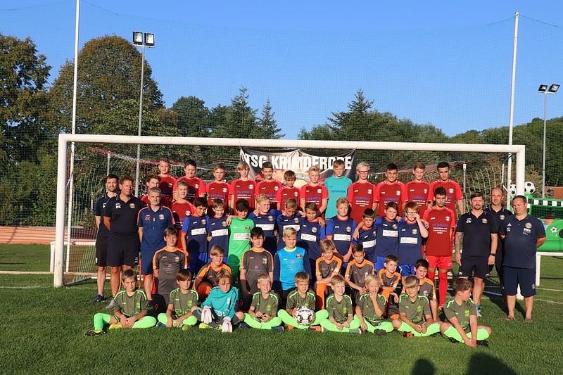 Ein Teil des Nachwuchses des Fußballer der TSG Krimderode, die B- und E-Mannschaften (Foto: Verein)