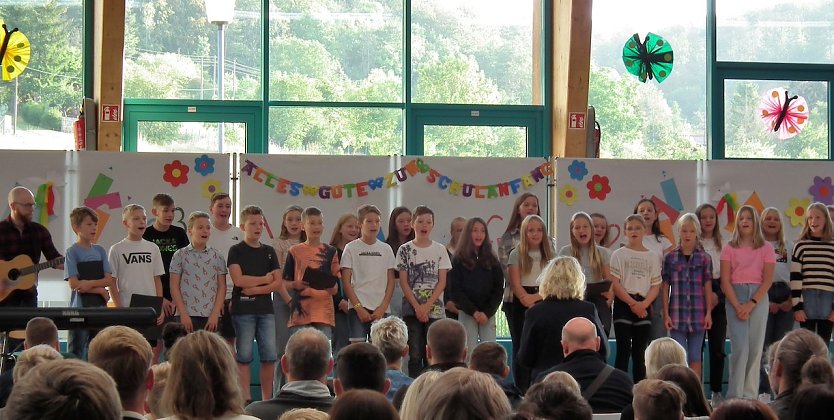 Begrüßung der neuen Schüler  (Foto: N.Böhlitz)