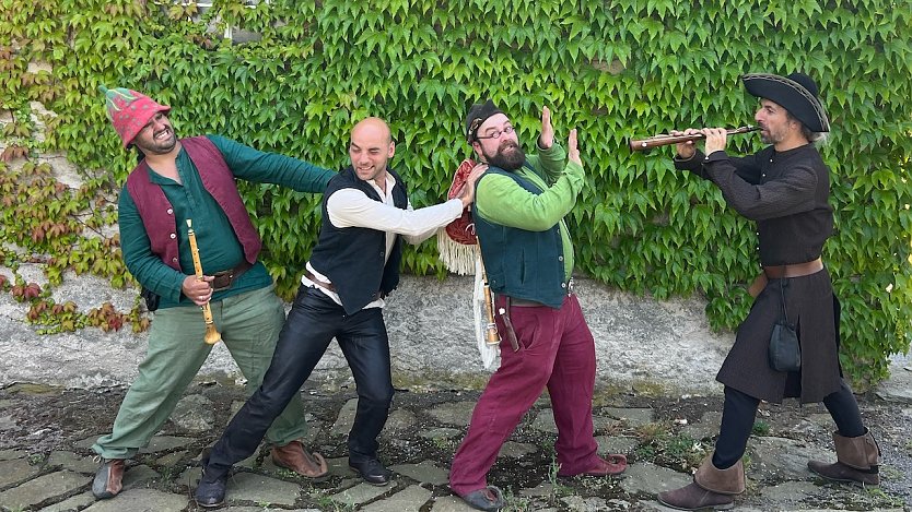 Sichtbar gute Laune versprühen Argentum ferrum aus Chemnitz beim Schlossfest (Foto: Agentur)