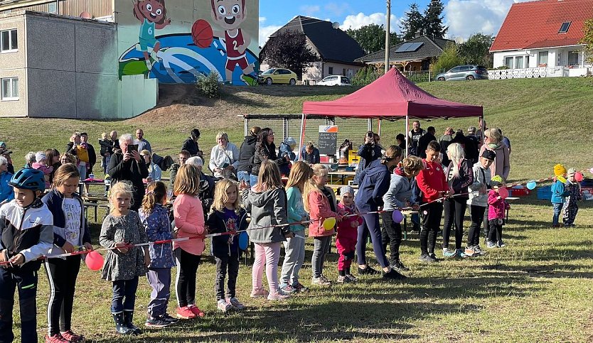 Spielplatzeröffnung heute Nachmittag in Großwerter (Foto: L.Erbsmehl)