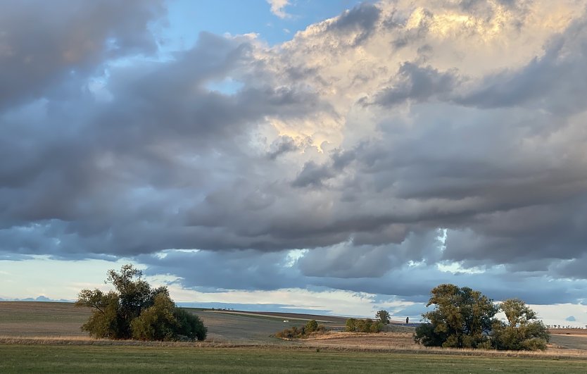 Thüringen bleiben dicke Wolken weiter erhalten (Foto: oas)