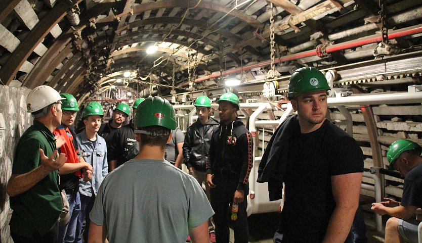 Auszubildende zum Bergbautechnologen bei einer  Exkursion in einem Bergwerk in Polen (Foto: SBZ Kyffhäuserkreis)