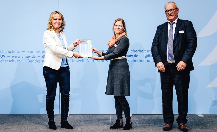 Auszeichnung im Bundesumweltministerium (Foto: Landrartsamt)