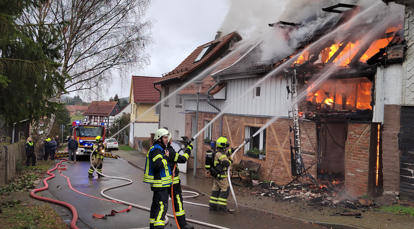 Feuerwehrleute gestern beim Rettungseinsatz in Steigerthal (Foto: C. Wilhelm)