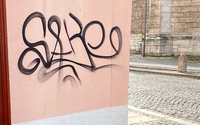 Graffiti-Schmiererei in der Nähe der Marktkirche (Foto: Polizei)