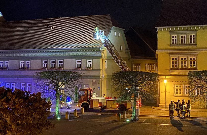 Feuerwehreinsatz am Töpfermarkt gestern Nacht (Foto: oas)