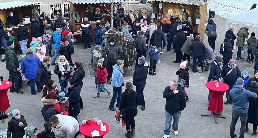 Weihnachtsmarkt in der Grundschule (Foto: Heinz-Sielmann-Grundschule Niedersachswerfen )