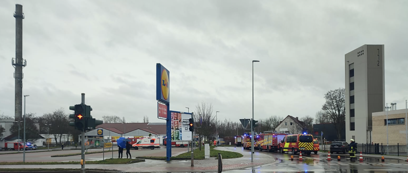 Feuerwehreinsatz neben der neuen Wache (Foto: Sven Gämkow)