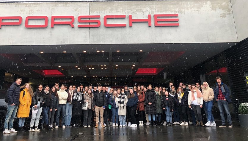 Schiller-Gymnasiasten besuchten das Porsche Werk in Leipzig (Foto: J.Eichhorn)