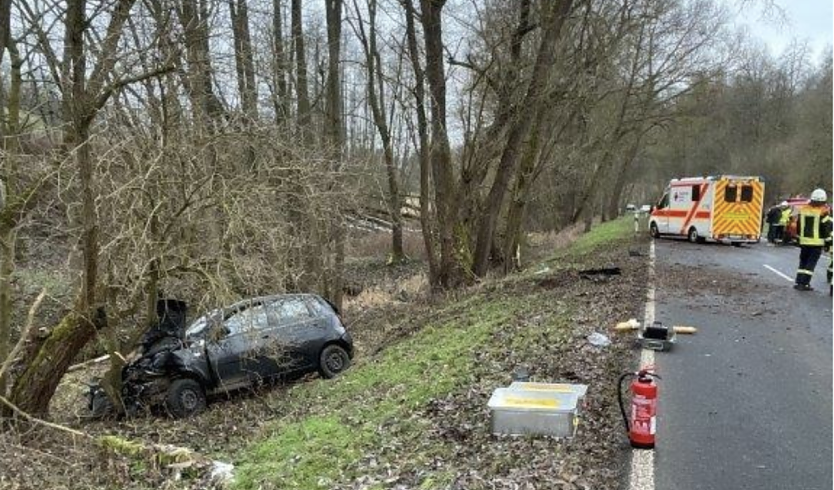 Unfall bei Hundeshagen (Foto: Landespolizeiinspektion Nordhausen)