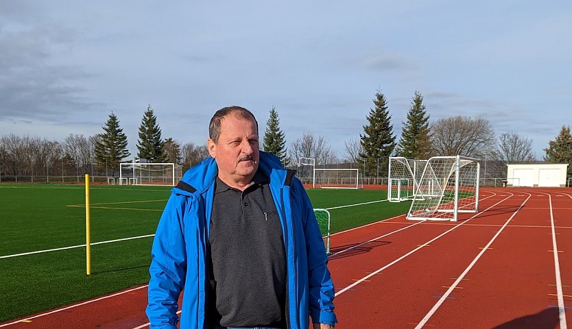 Klaus-Dieter Mosebach trägt seit Jahrzehnten als Ehrenamtlicher dazu bei, den Nachwuchssport beim SV Glückauf Sondershausen e.V. auf hohem Niveau zu halten.     (Foto: Janine Skara)