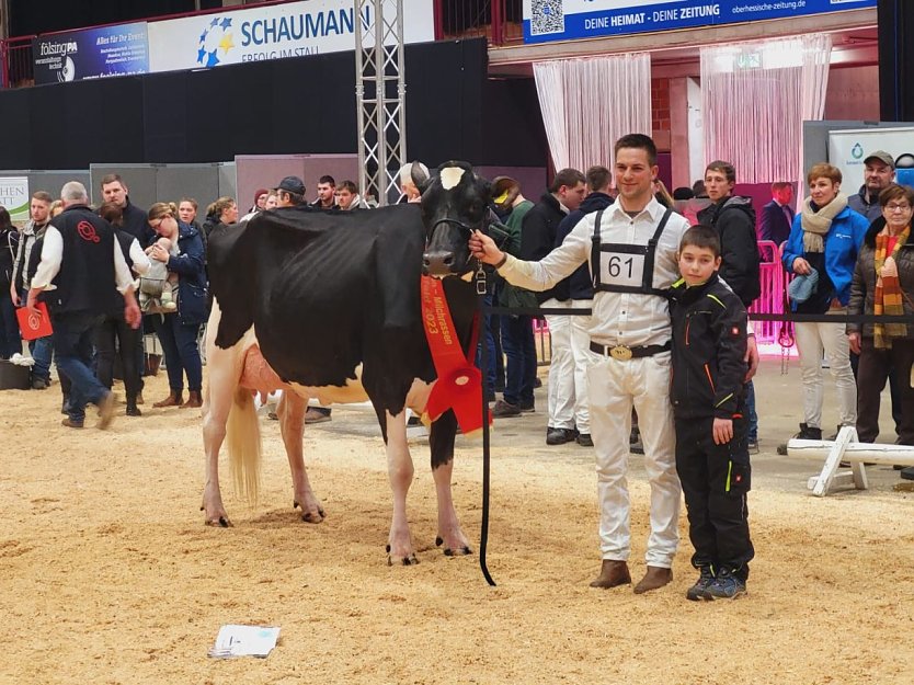"Grand Champion" Charis und die nächste Generation der Südharzer Rinderzüchter der Familie Gerbothe (Foto: Andreas Gerbothe)