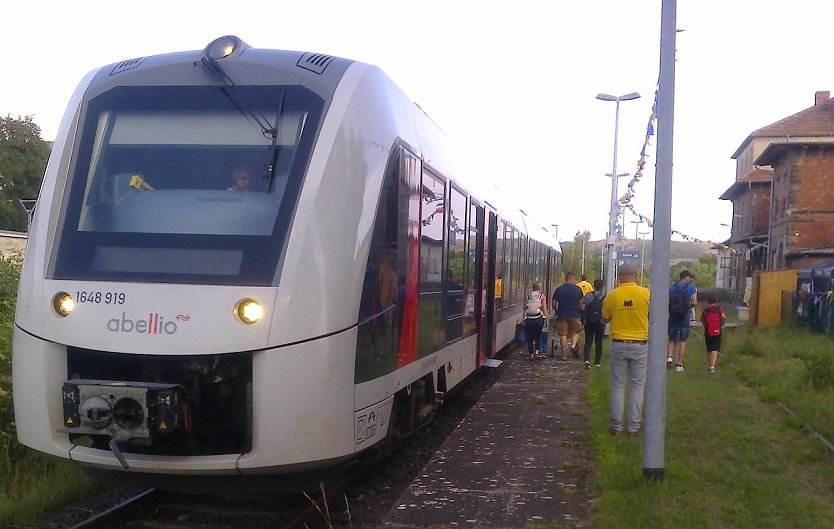 IG Unstrutbahn 2022, Zug in Roßleben anlässlich des Unstrutbahnfestes (Foto: Ferdinand Fischer)