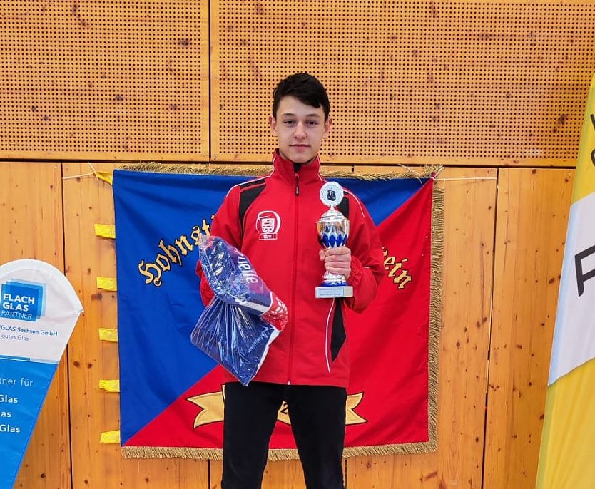 Noro Mhez wurde als Bester Techniker und Sieger bis 54 kg geehrt (Foto: BSG Altstadt)