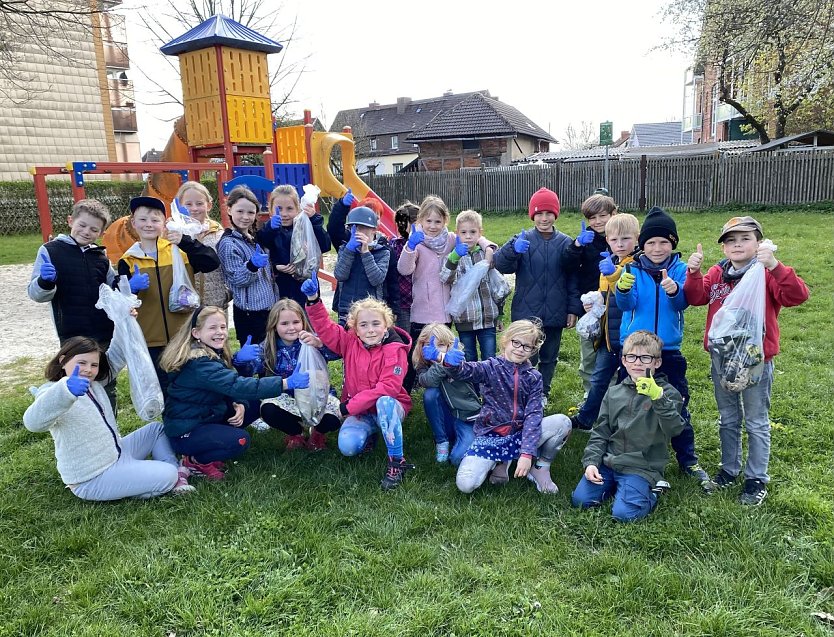 Bei der Müllsammelaktion der Sachswerfener Grundschüler kam einiges zusammen (Foto: Heinz-Sielmann-Grundschule Niedersachswerfen)