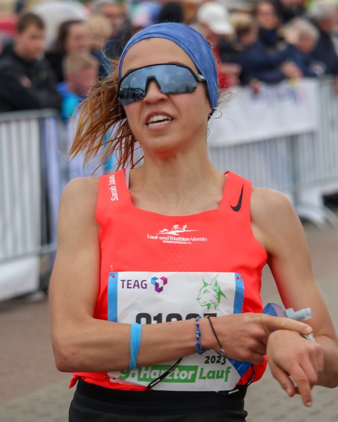 Die schnellste Frau auf der Strecke: Sarah Jakob kam mit neuer Rekordzeit ins Ziel (Foto: Harztorlauf)