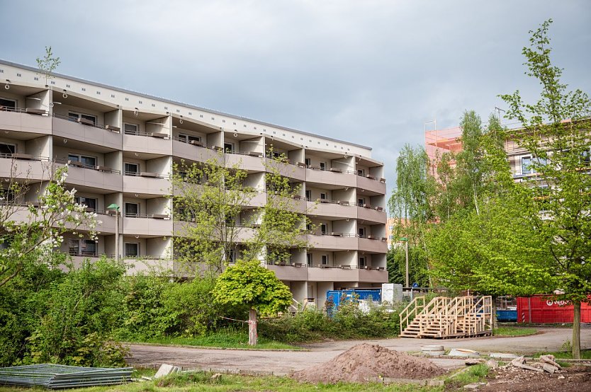 Blick auf den Wohnblock „Ludwig“ in der Dr.-Robert-Koch-Straße (Foto: IBA Thüringen/Thomas Müller)