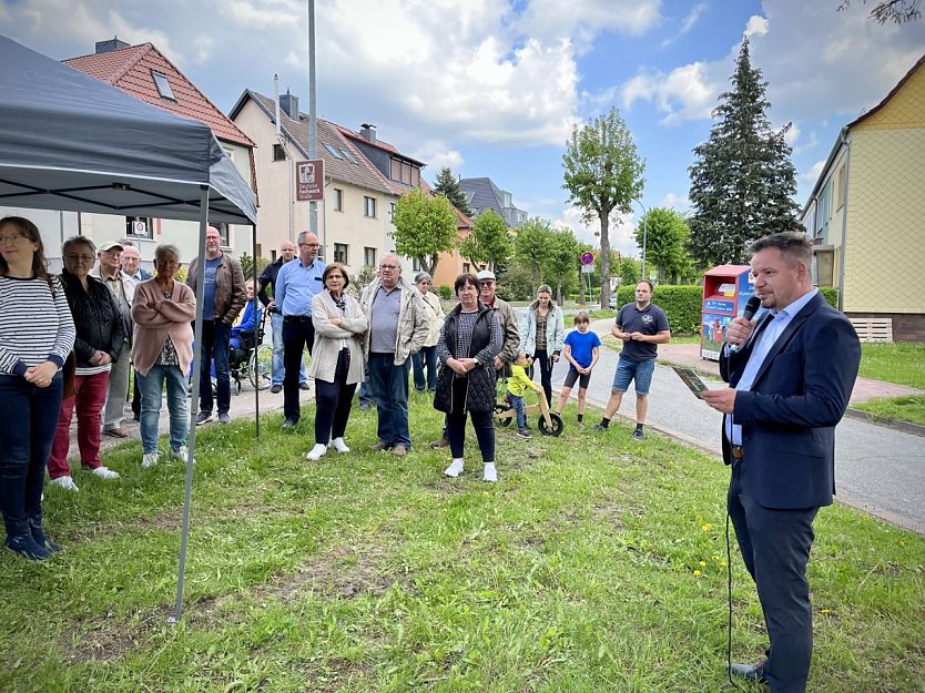 Neue Gehwege in der Duderstädter Allee freigegeben (Foto: Stadt Leinefelde-Worbis)