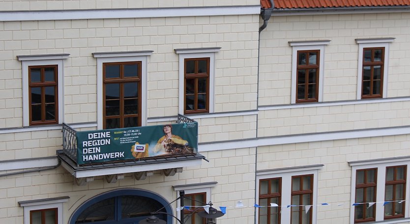 Deine Region - Dein Handwerk. Banner am Sondershäuser Landratsamt (Foto: Eva Maria Wiegand)