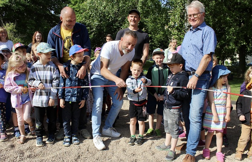 Feierliche Eröffnung des neuen Spielplatzes in Bad Langensalza Nord (Foto: Eva Maria Wiegand)