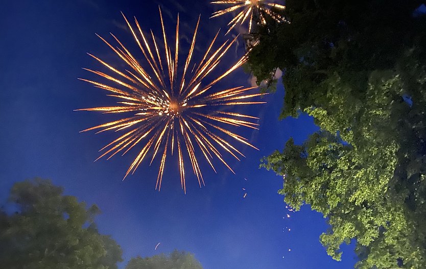 Feuerwerk zum Brunnenfest (Foto: os)