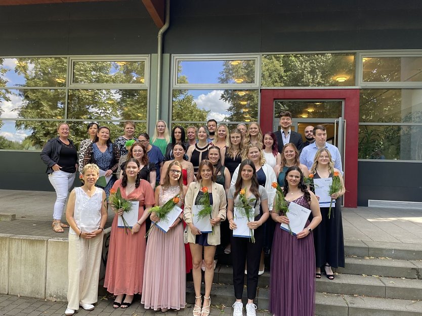 Mit einem Festakt wurden 40 Absolventen beglückwünscht (Foto: Eichsfeld Klinikum, Franziska Wehr )