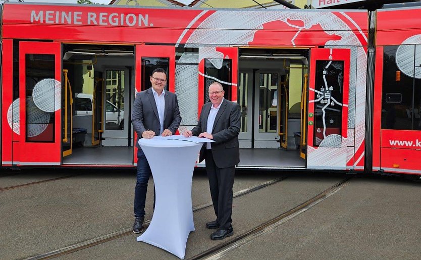 Partnerschaft besiegelt: Verkehrsbetriebe Nordhausen und Hochschule Nordhausen unterzeichnen Kooperationsvertrag  (Foto: Franziska Bernsdorf)