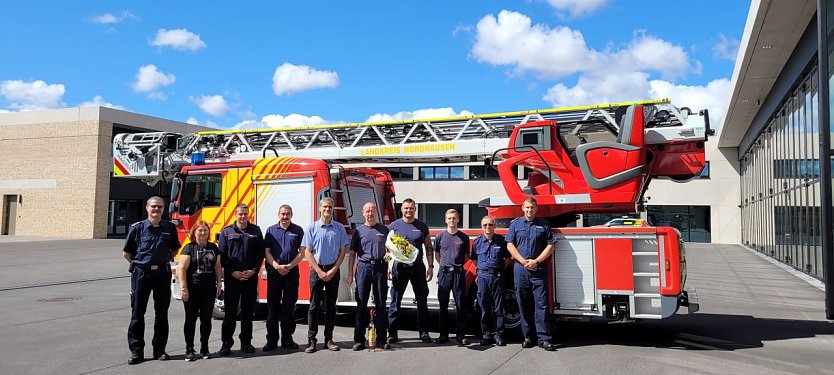 Der Jubilar inmitten seiner Kollegen und des Oberbürgermeisters  (Foto: Stadtverwaltung Nordhausen)