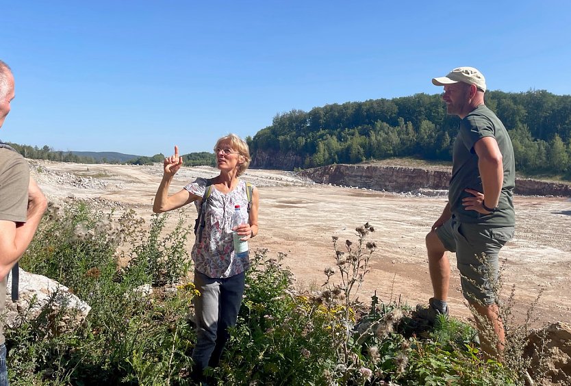 Ursula Schäfer erläutert Alternativen zum Gipsabbau (Foto: GRÜNE)