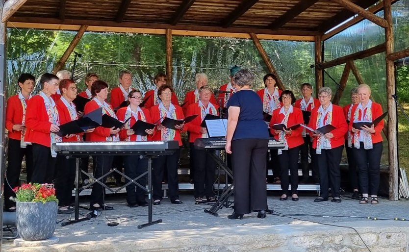 Frankenhäuser Frauenchor bei der Probenarbeit 2023 (Foto: K. Milde)