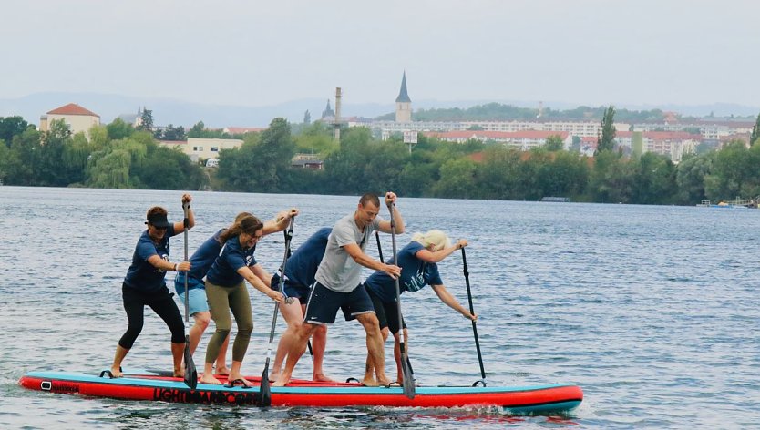 Die "SUP-Piraten" wechseln am Samstag vom Sundhäuser See an den Badestrand und stellen ihren Verein vor (Foto: agl)
