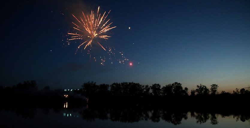 Das Lichterfest wurde gestern am Kiesschacht mit reichlich Feuerwerk gefeiert (Foto: agl)