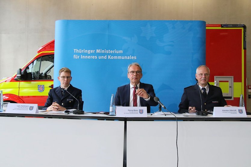 Thüringens Innenminister Georg Maier stellte die Feuerwehrstatistik für das Jahr 2022 in der neuen Feuerwache in Nordhausen vor (Foto: agl)