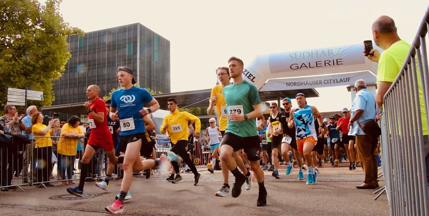 Start auf der Langstrecke beim 17. Nordhäuser City-Lauf (Foto: agl)