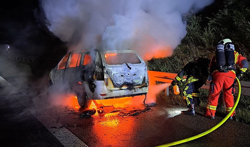 Fahrzeugbrand auf der Autobahn (Foto: Feuerwehr Breitenworbis/Silvio Dietzel)