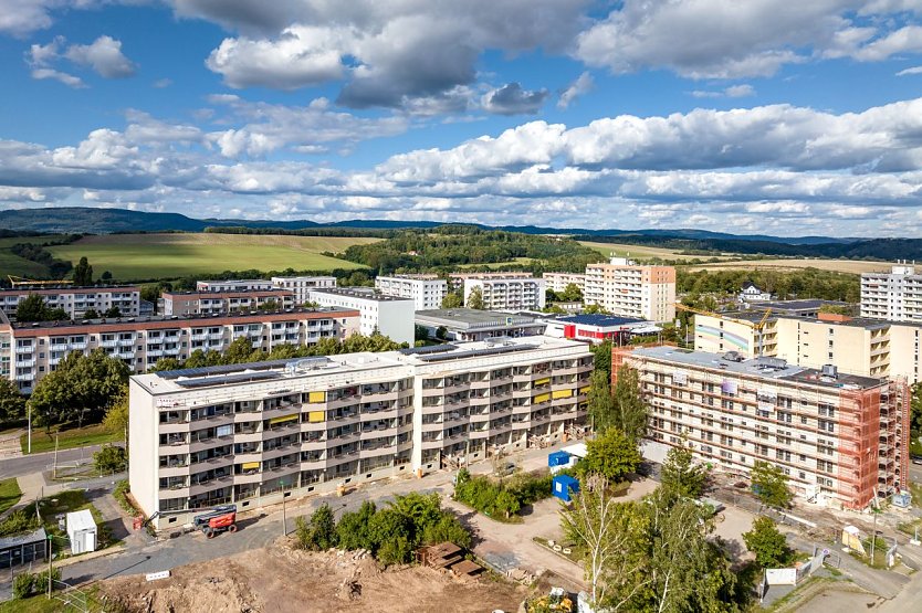 Blick auf das SWG-Quartier Ossietzky-Hof mit den Wohnblöcken „Ludwig“ und „Sophia“ (Foto: IBA Thüringen/Thomas Müller)