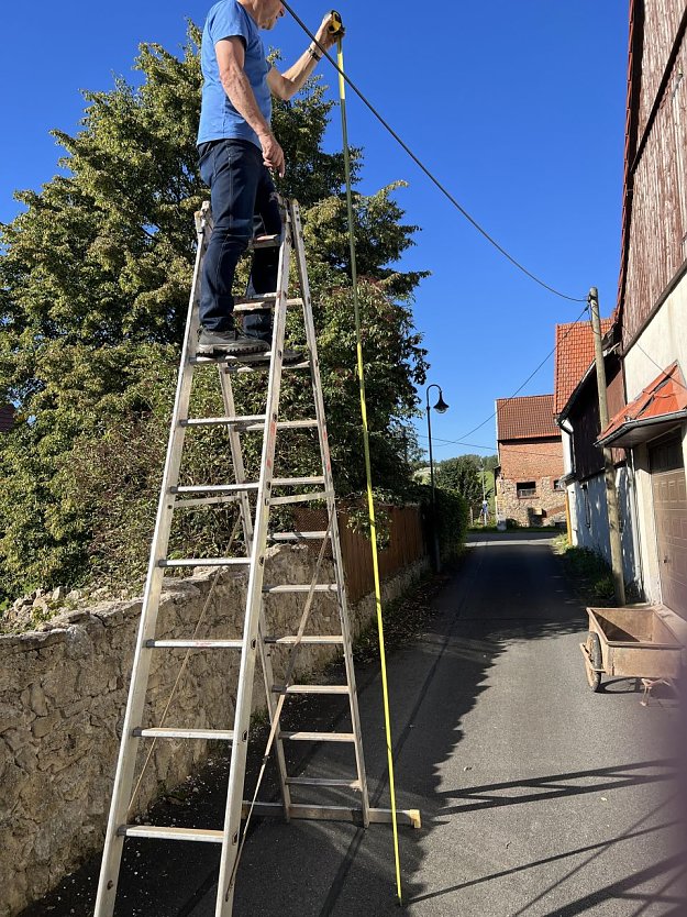 Hängende Kabel in Obersachswerfen (Foto: Klaus Rödiger)