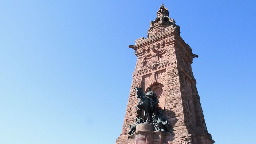 Bei strahlend blauem Himmel lockte heute auch der Kyffhäuser zum Tag des offenen Denkmals. Das eigentliche Highllight fand sich aber in den Ruinen der Oberburg (Foto: agl)