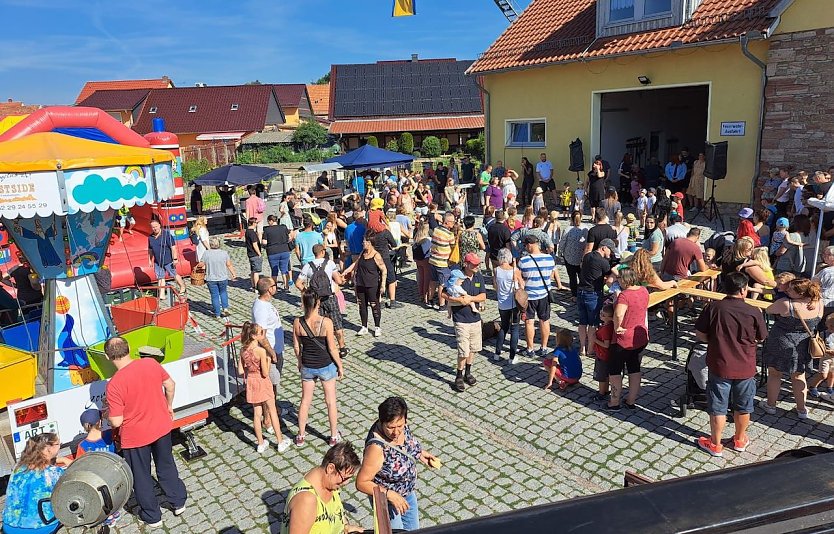 Feuerwehr Heldrungen öffnete seine Tore für große und kleine Besucher (Foto: S. Dietzel)