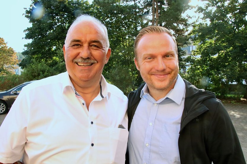 Zwei Generationen, eine Aufgabe - der Schulsportkoordinator a. D. Werner Hütcher und der neue "Fachberater für schulsportliche Wettbewerbe" Christoph Keil (Foto: agl)