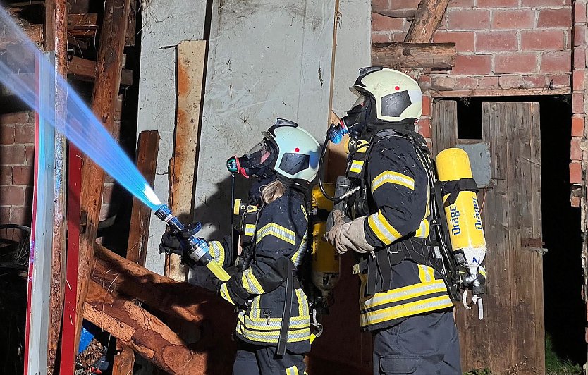 Scheunenbrand in Obermehler (Foto: Feuerwehr Obermehler/Silvio Dietzel)