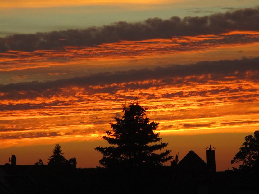 Diesen herrlichen Sonnenuntergang hat Bernd Thielbeer gestern über Nordhausen festgehalten (Foto: Bernd Thielbeer)