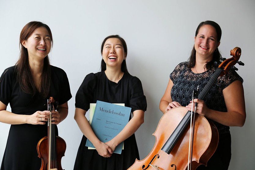 Misun Kim-Youn (Violine), Elisabeth Shen (Violoncello), Sarang Rhee (Klavier) (Foto: Renate Liedtke)