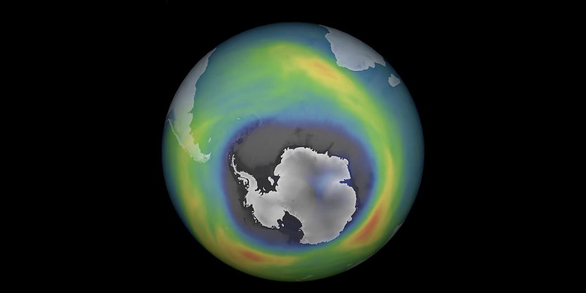 Das Ozonloch &uuml;ber der Antarktis hat im September eine der gr&ouml;&szlig;ten Ausdehnungen seit Beginn der Aufzeichnungen erreicht. Es &uuml;bertraf sogar die Landfl&auml;che der gesamten Antarktis (rund 14 Millionen Quadratkilometer) deutlich. Gr&ouml;&szlig;er war es bisher nur im Jahr 2006.  (Foto: ESA)
