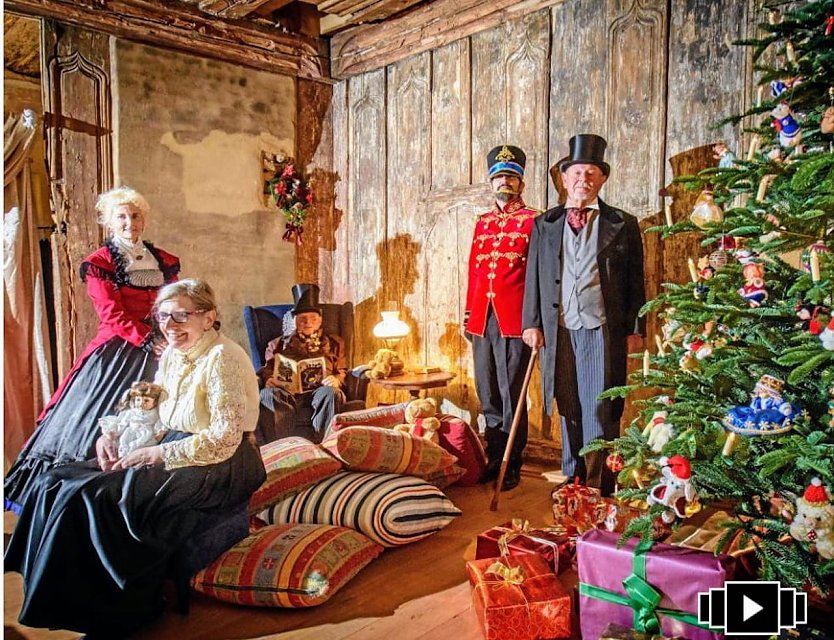 Weihnachten 1900 im ältesten Haus von Nordhausen (Domstr.12) am 1.Advent 2023 (Foto: Verein Lebendiges Mittelalter)