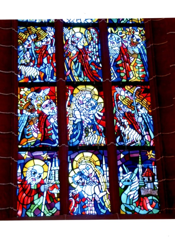 Die neun Teile des Weihnachtsfensters in St. Blasii (Foto: Heidelore Kneffel)